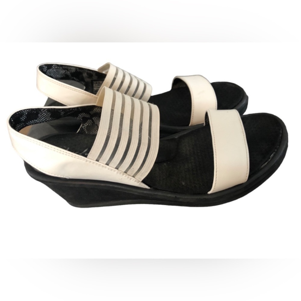 Skechers Cali Women's Rumblers Sci-Fi Wedge Sandal White Size 9 Cushion Sole